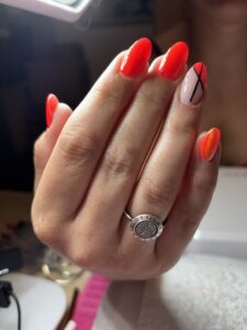 retouche en polygel liquide avec nailart